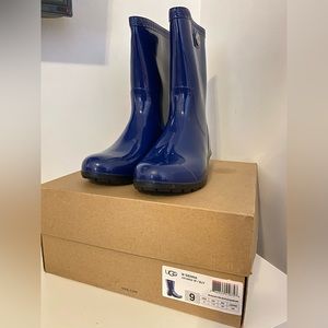 Women’s rain boots⬇️💫💫REDUCED PRICE